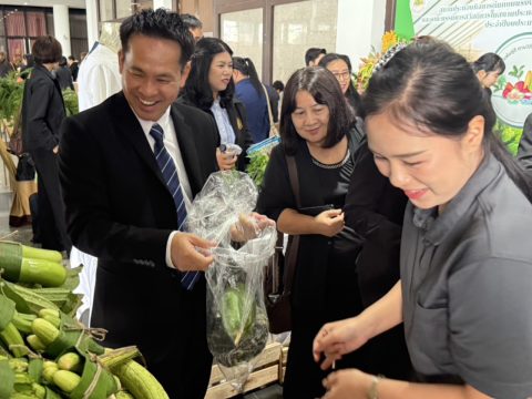 bangkok-screen-sharing-vegetable-garden-booth-quality-labour-awards-2025-01
